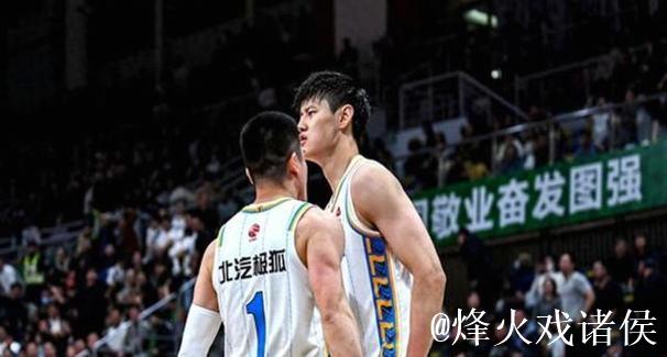 曾凡博回归砍下18分 北京31分狂胜终结广东8连胜! 曾凡博回归砍下18分 北京31分狂胜终结广东8连胜!