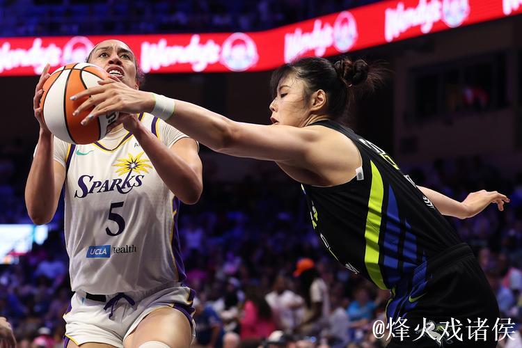 飞翼队宣布:李月汝左膝前交叉韧带受伤,无缘本赛季剩余比赛 飞翼队宣布:李月汝左膝前交叉韧带受伤,无缘本赛季剩余比赛